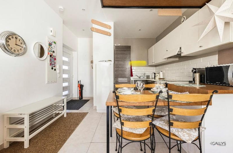 Appartement - 99 m² - 4 pièces