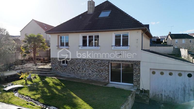 Maison traditionnelle - 160 m² - 7 pièces