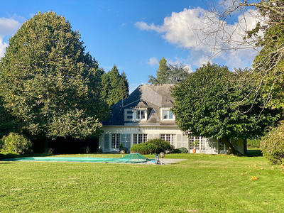 Maison - 224 m² - 8 pièces