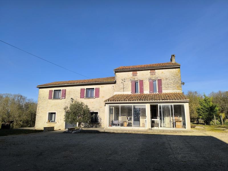 Maison - 198 m² - 5 pièces