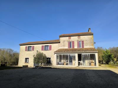 Maison - 198 m² - 5 pièces