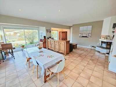 Maison - 193 m² - 8 pièces