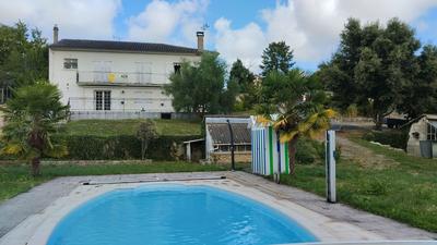 Maison - 184 m² - 6 pièces