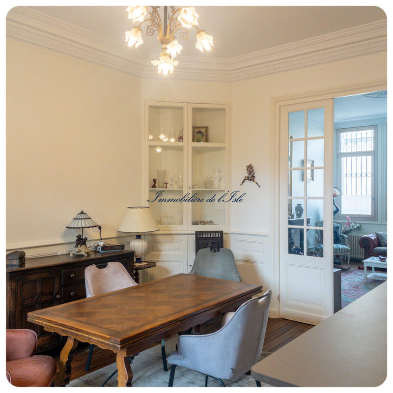 Maison - 179 m² - 9 pièces