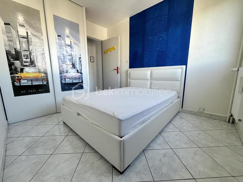 Appartement - 80 m² - 4 pièces