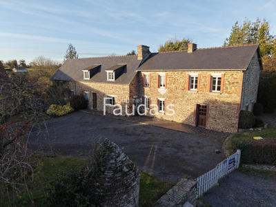 Maison - 212 m² - 8 pièces