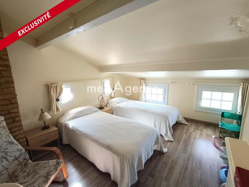 Maison traditionnelle - 212 m² - 8 pièces