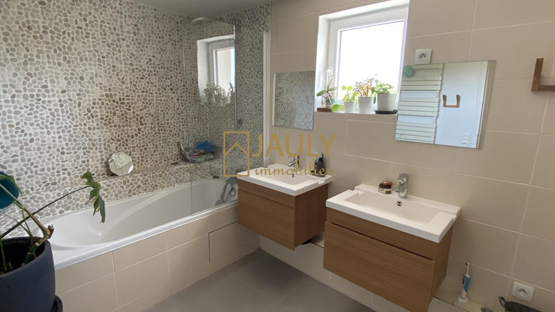 Maison - 300 m² - 9 pièces