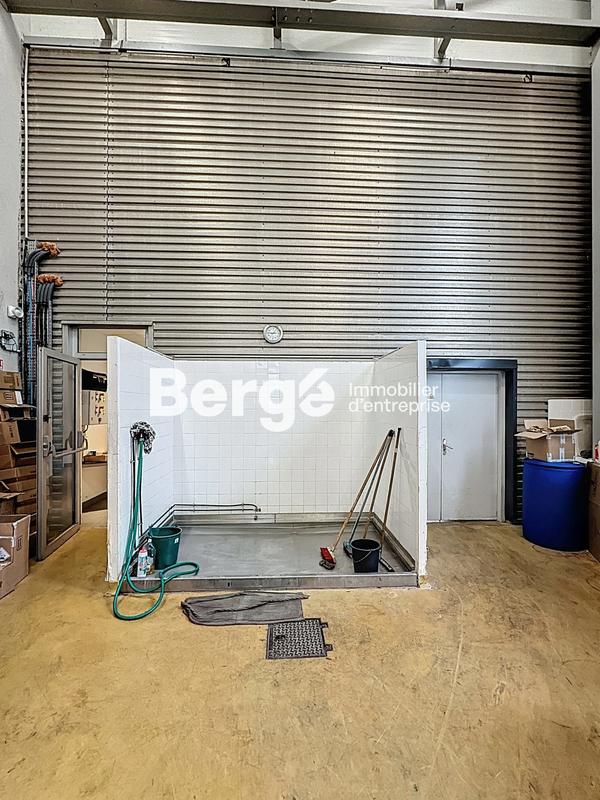 Entrepôt - 691 m²