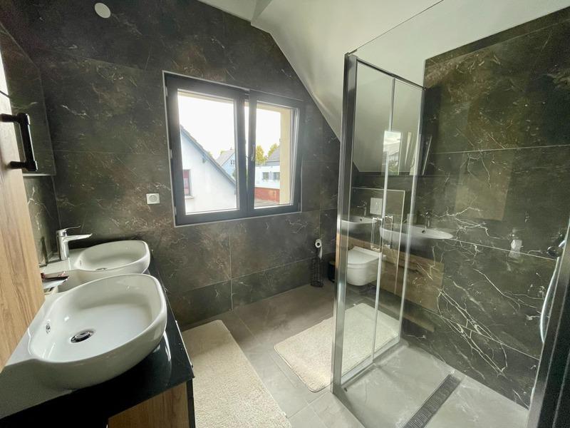 Maison - 328 m² - 9 pièces