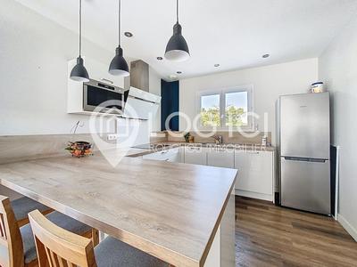 Maison - 92 m² - 4 pièces