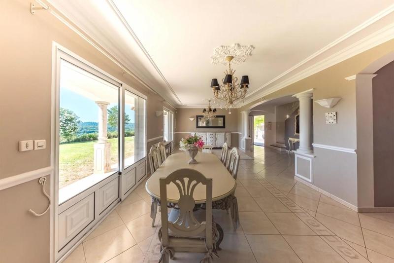 Villa - 188 m² - 7 pièces