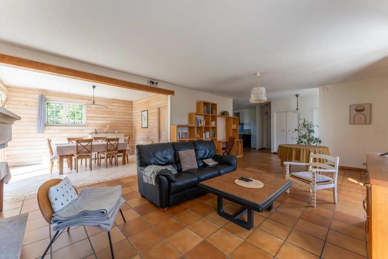 Maison - 180 m² - 8 pièces