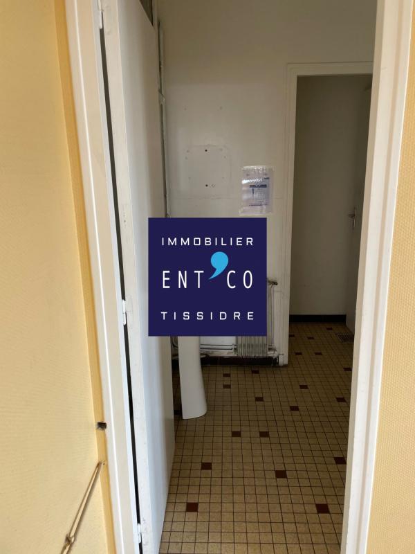 Entrepôt - 3 750 m²