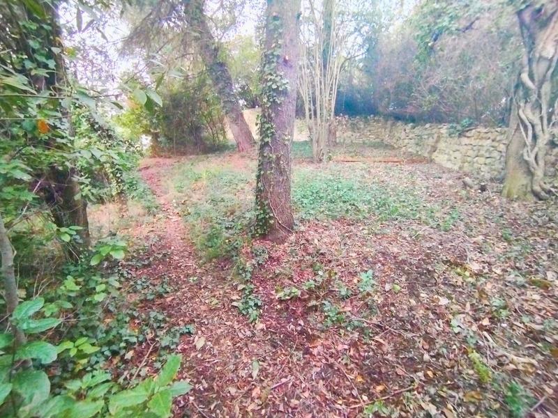 Terrain constructible - 1 390 m²