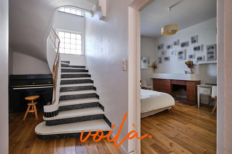 Maison - 219 m² - 7 pièces