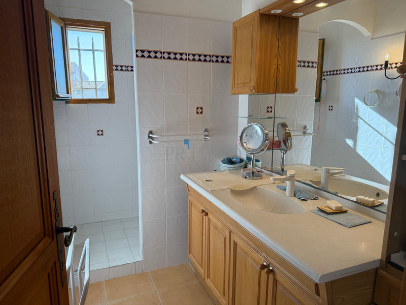 Villa - 180 m² - 5 pièces