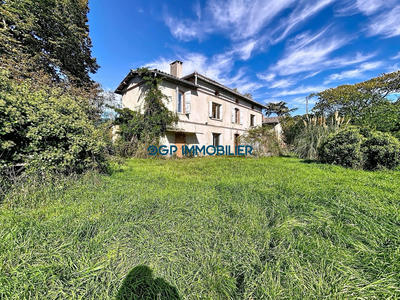 Maison ancienne - 520 m² - 11 pièces