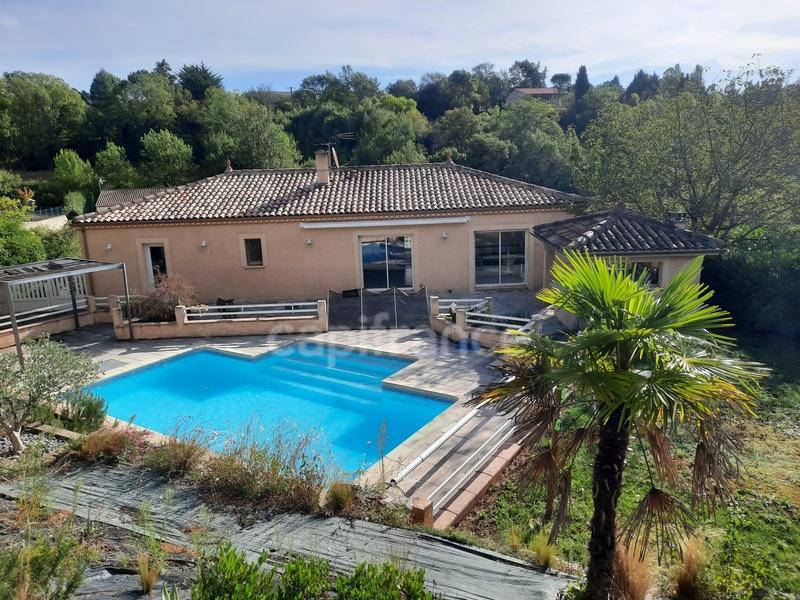 Maison - 204 m² - 8 pièces