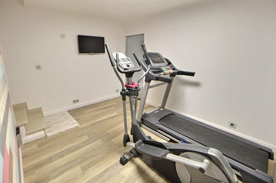 Maison - 231 m² - 7 pièces