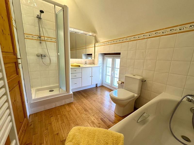 Maison - 345 m² - 13 pièces