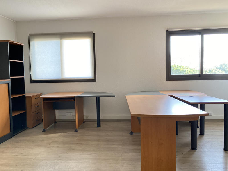 Bureau - 591 m²