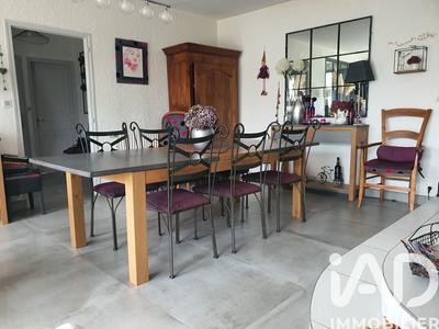 Maison - 220 m² - 8 pièces