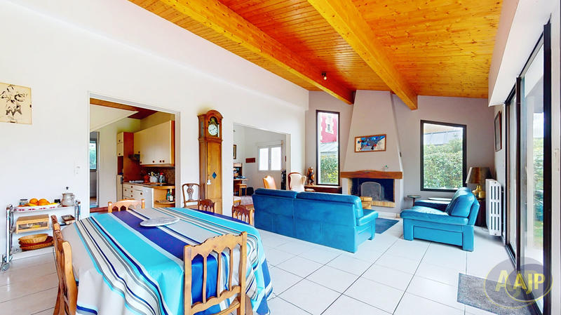 Maison - 170 m² - 5 pièces