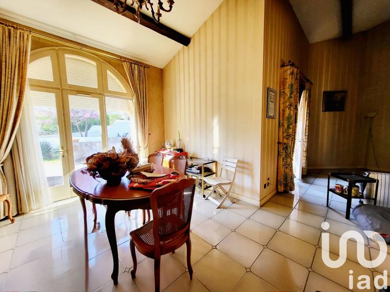 Maison - 260 m² - 10 pièces