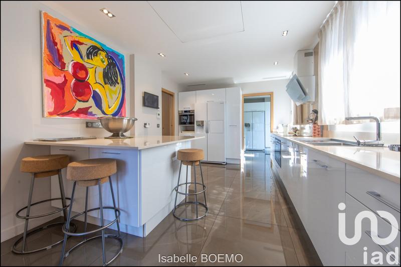 Maison de maîtres - 348 m² - 11 pièces