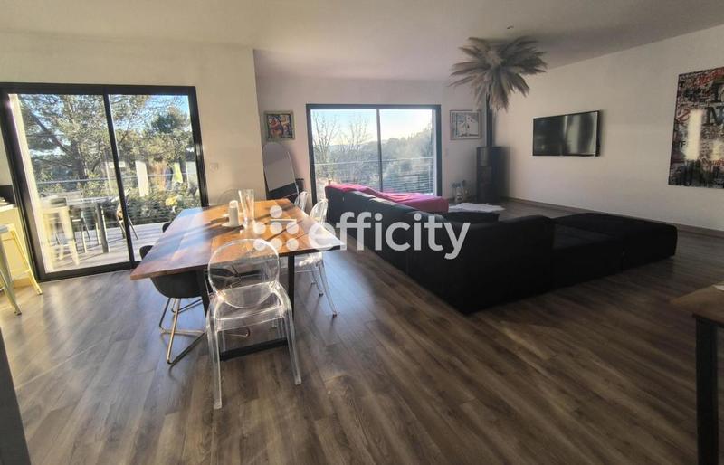 Maison - 130 m² - 5 pièces