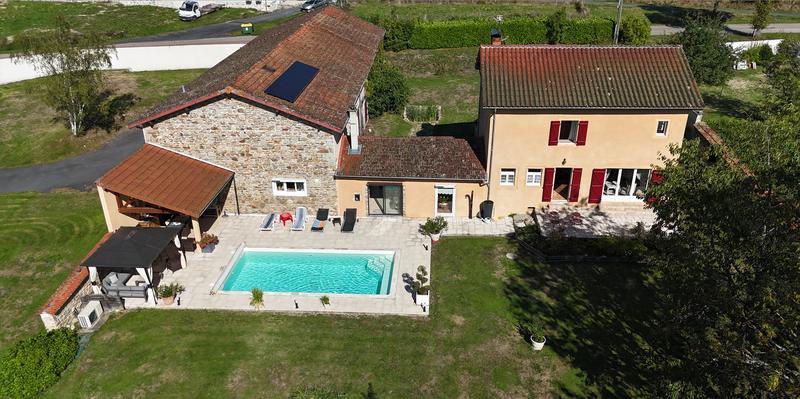 Maison - 207 m² - 6 pièces