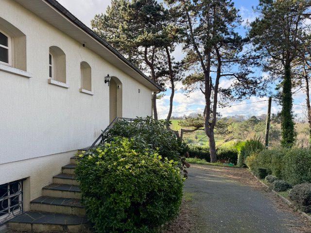 Maison - 182 m² - 7 pièces