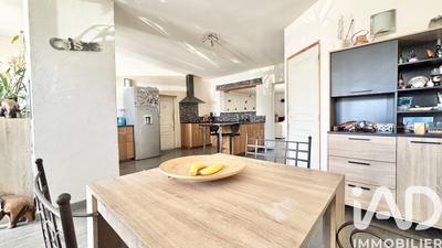 Maison - 234 m² - 7 pièces