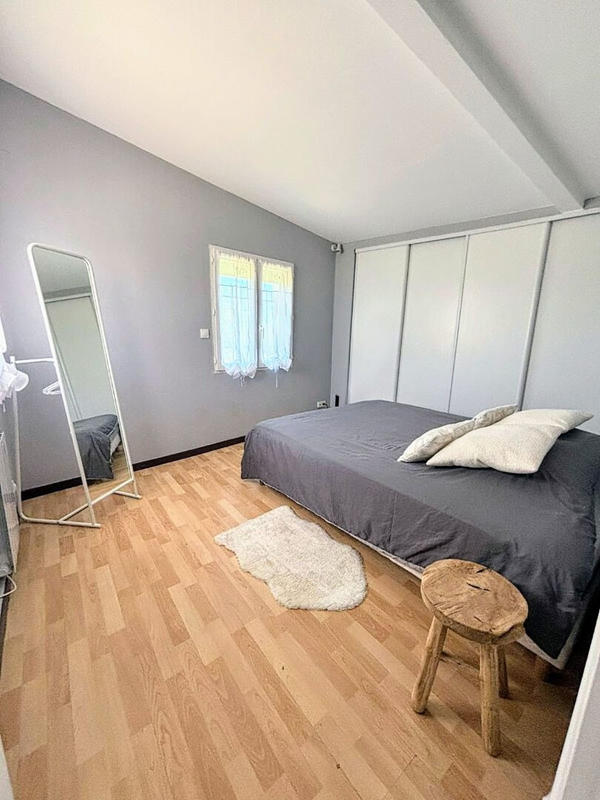 Villa - 142 m² - 8 pièces