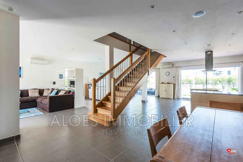 Maison - 194 m² - 5 pièces