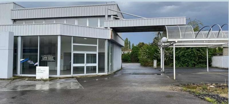 Local commercial - 2 100 m² - 2 pièces