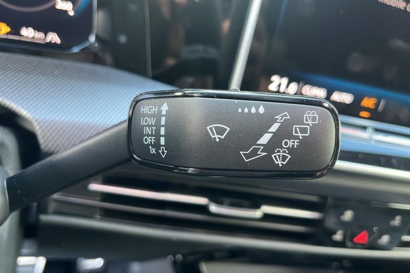 Volkswagen Golf E-Tsi 150 Dsg R-Line