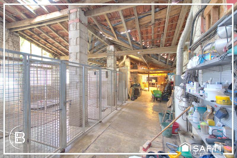 Maison - 290 m² - 9 pièces