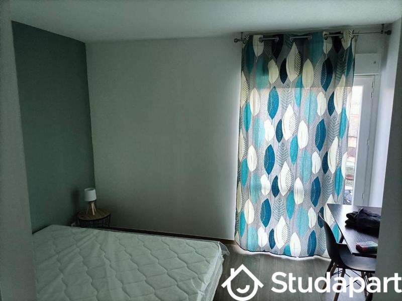 Chambre - 11 m² - 1 pièce