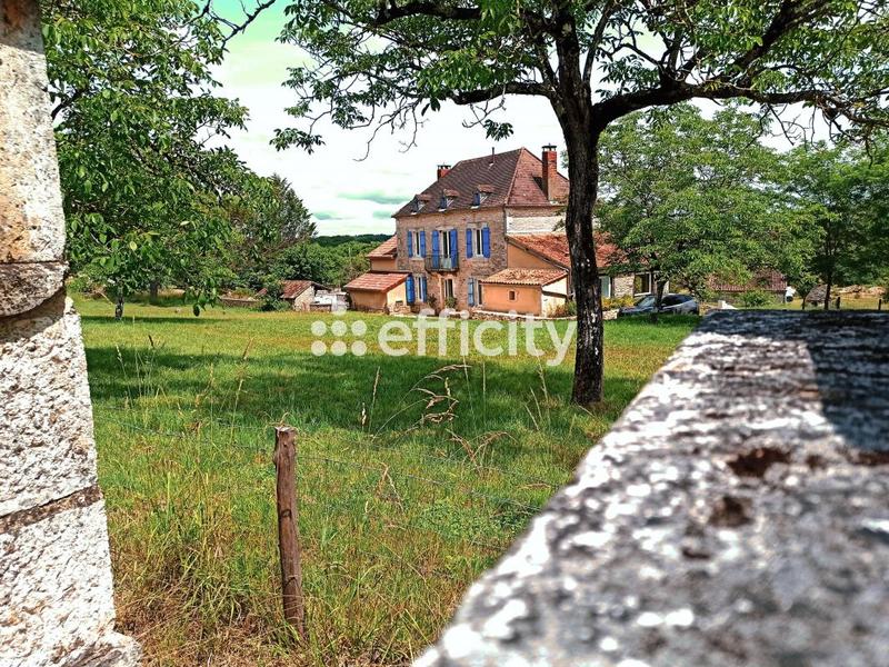 Maison - 210 m² - 7 pièces