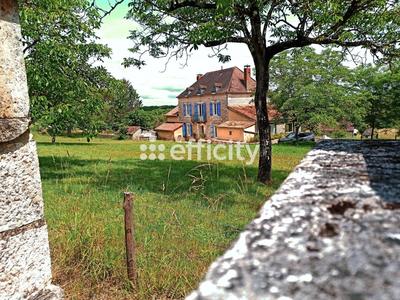 Maison - 210 m² - 7 pièces