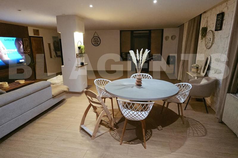 Maison - 200 m² - 6 pièces