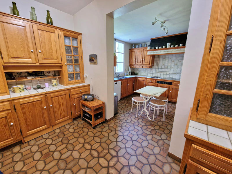 Maison - 300 m² - 10 pièces