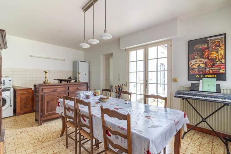 Propriété - 212 m² - 7 pièces