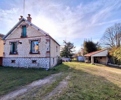 Maison - 90 m² - 5 pièces