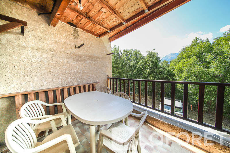 Maison - 260 m² - 17 pièces