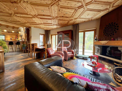 Maison - 180 m² - 2 pièces