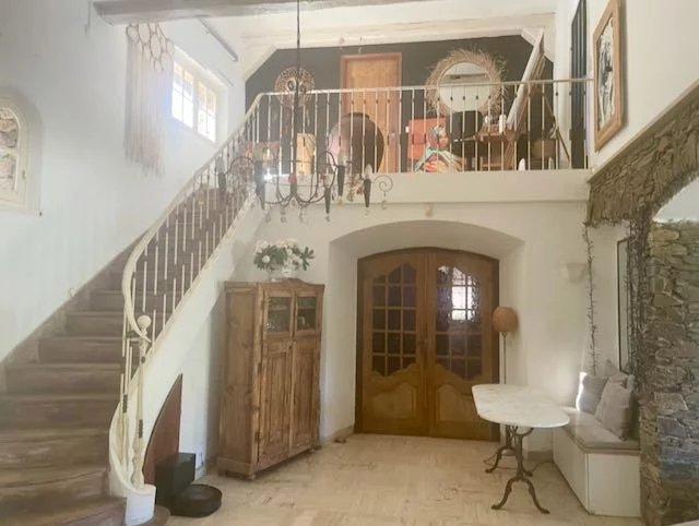 Maison - 240 m² - 7 pièces