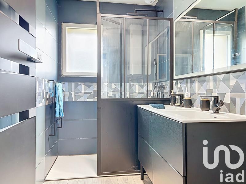 Maison - 210 m² - 10 pièces